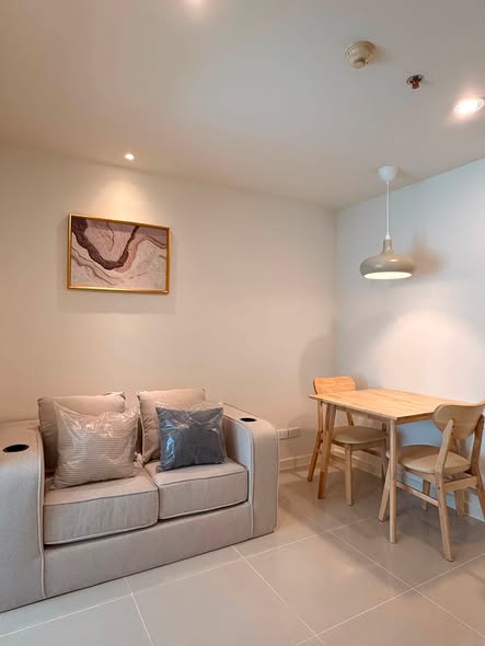 living room and room interior of Metro Park Sathorn phase 2/2