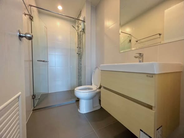 bathroom of Metro Sky Prachachuen