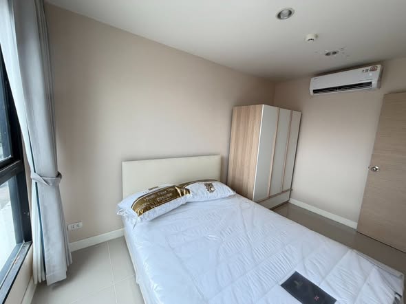 bedroom of Metro Sky Ratchada
