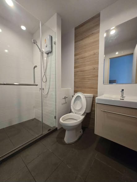 bathroom of Metro Sky Wutthakat