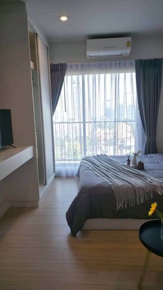 bedroom of Metro Sky Wutthakat