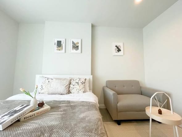 bedroom and living room of Metro Sky Wutthakat