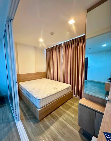 bedroom and room interior of Moniiq Sukhumvit 64