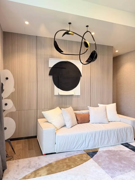 bedroom and living room of MUNIQ LANGSUAN