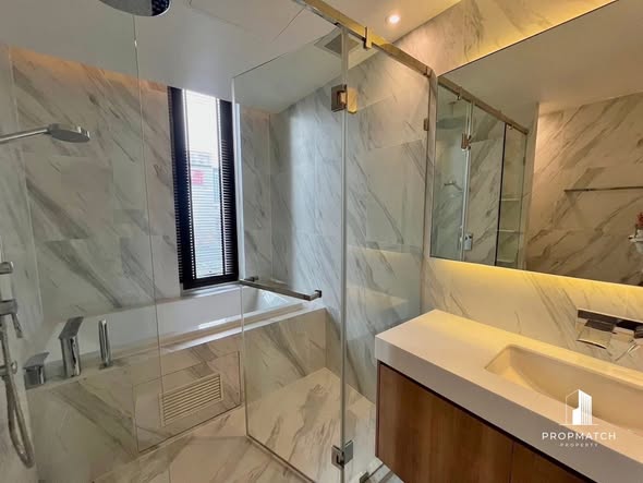 bathroom of MUNIQ Sukhumvit 23