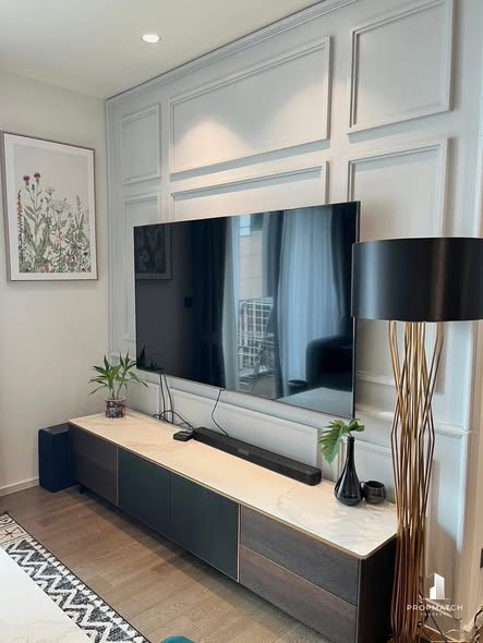 living room and room interior of MUNIQ Sukhumvit 23