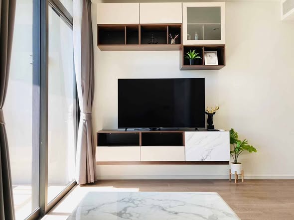living room and room interior of MUNIQ Sukhumvit 23