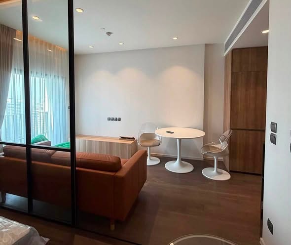 living room and room interior of MUNIQ Sukhumvit 23