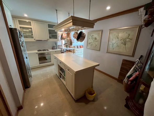 kitchen of Navin Court