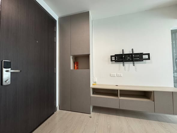 room interior and bathroom of คอนโด Niche id