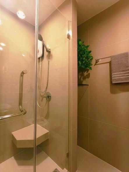 room interior and bathroom of Niche Mono Sukhumvit – Puchao : นิช โมโน สุขุมวิท – ปู่เจ้า