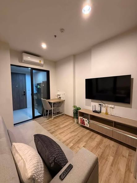 living room of Niche MONO Sukhumvit Bearing