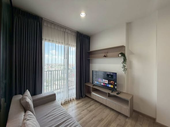 living room and bedroom of Niche MONO Sukhumvit Bearing