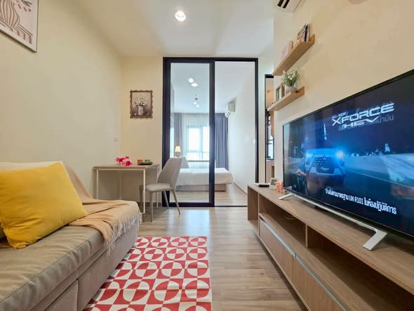 living room and room interior of Niche MONO Sukhumvit Bearing