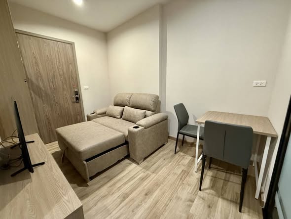 living room and room interior of Niche MONO Sukhumvit Bearing
