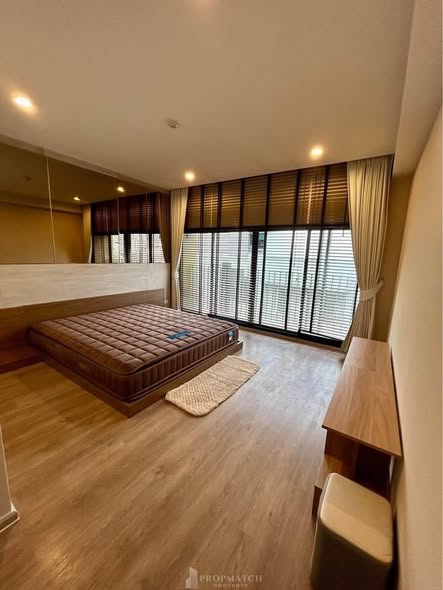 living room and bedroom of Noble Above Wireless-Ruamrudee