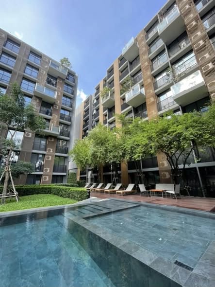 pool of Noble Ambience Sukhumvit 42
