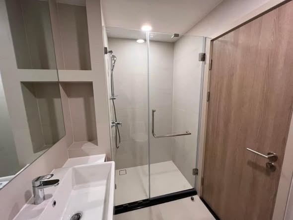 room interior of Noble Ambience Sukhumvit 42