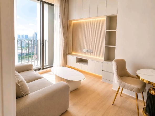 bedroom and living room of Noble Around Ari