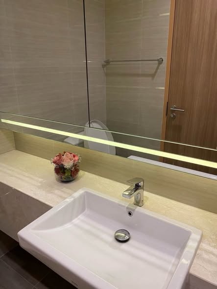 bathroom of Noble Around Sukhumvit 33