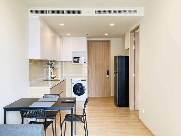 room interior and kitchen of Noble Around Sukhumvit 33
