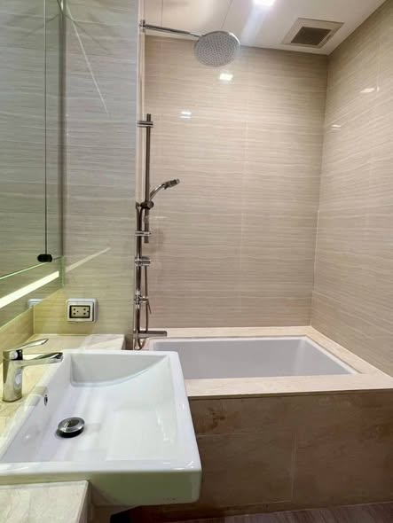 bathroom of Noble BE33