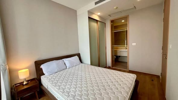 bedroom of Noble BE33
