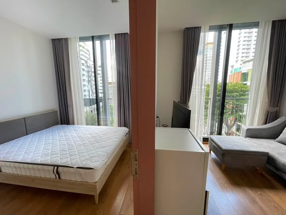bedroom of Noble BE33
