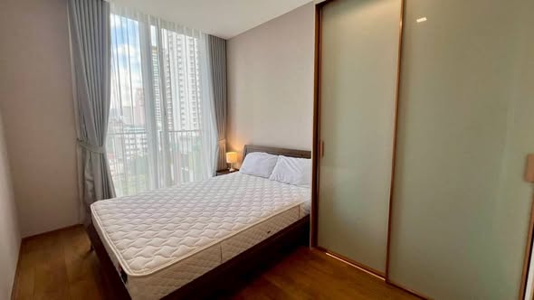 bedroom of Noble BE33