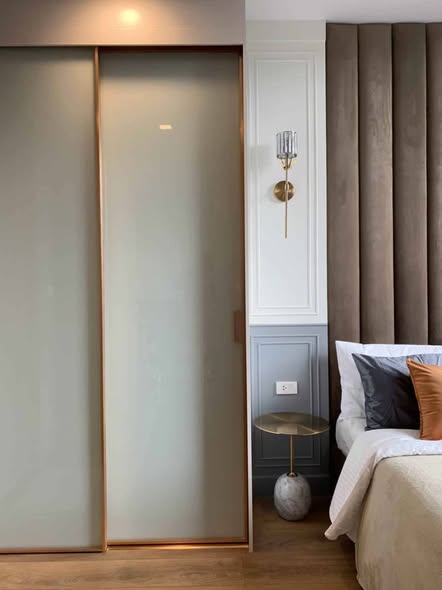 bedroom and room interior of Noble BE33