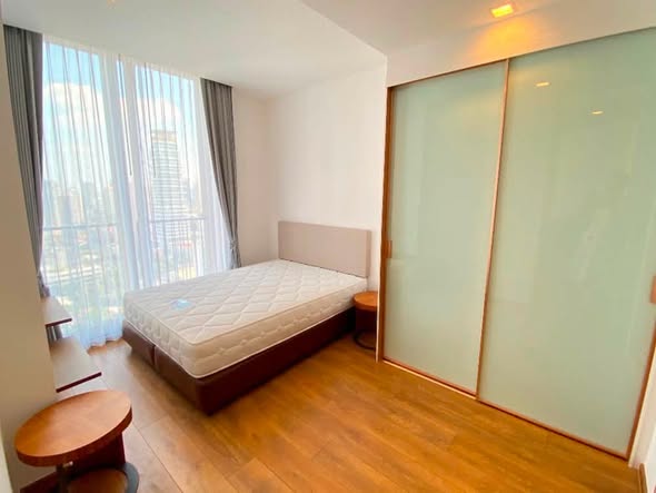 bedroom and room interior of Noble BE33