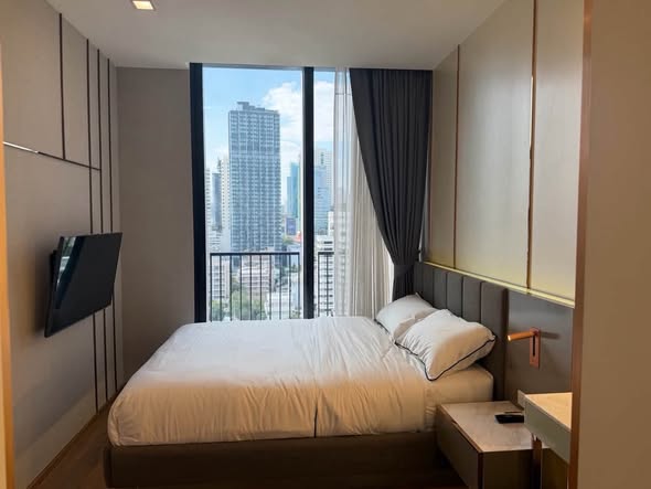 bedroom and room interior of Noble BE33