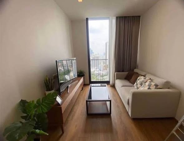 living room of Noble BE33