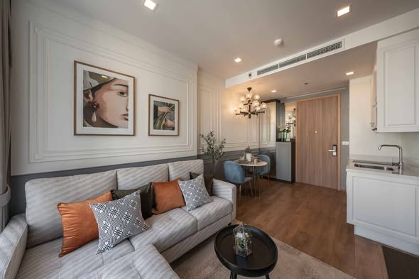 living room of Noble BE33