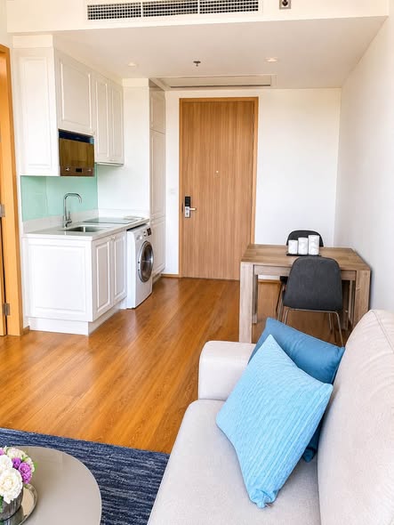 living room and room interior of Noble BE33