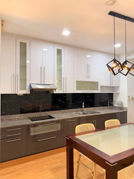 kitchen of Noble Ora