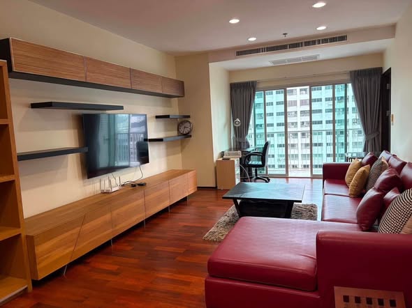 living room and room interior of Noble Ora