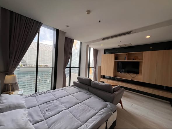 bedroom of Noble Ploenchit