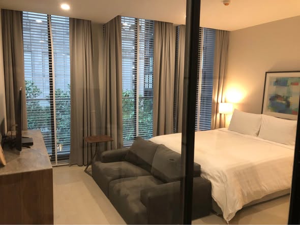 bedroom and room interior of Noble Ploenchit