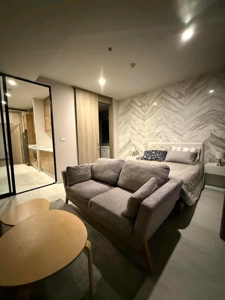 living room and bedroom of Noble Ploenchit