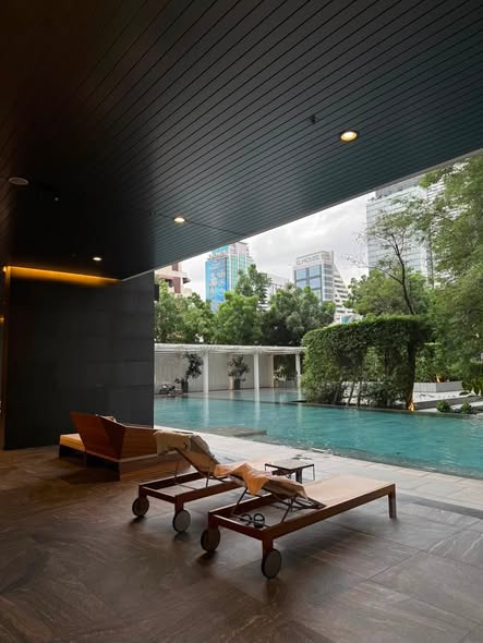 pool of Noble Ploenchit