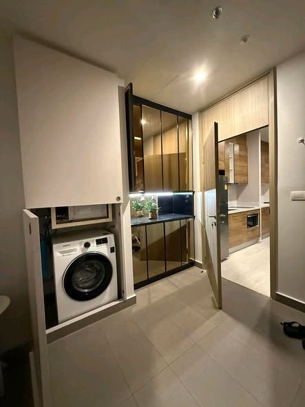 room interior and kitchen of Noble Ploenchit