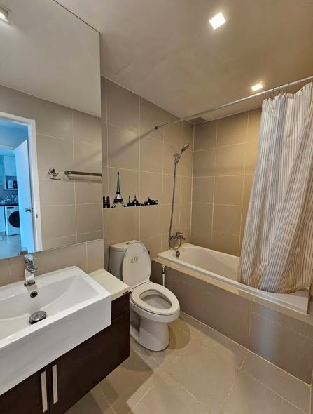 bathroom of Noble Remix