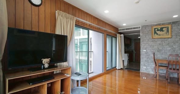 bedroom and living room of Noble Remix
