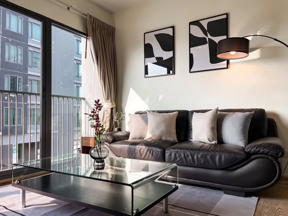 living room of Noble Remix