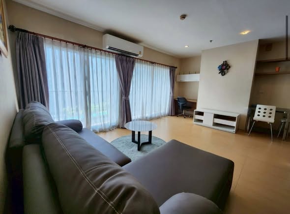 living room and bedroom of Noble Remix
