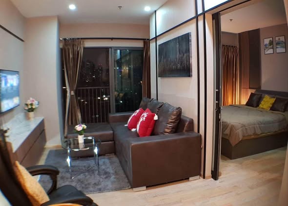 living room and bedroom of Noble Remix