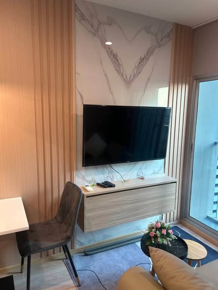 Noble Revolve Ratchada 1