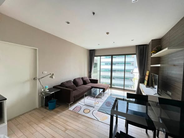 living room of Noble Solo