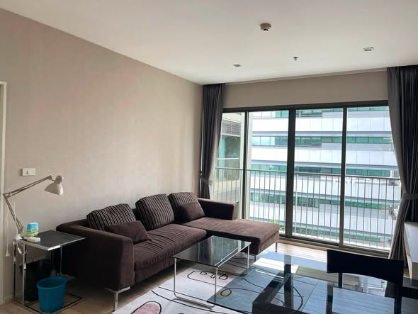 living room and bedroom of Noble Solo